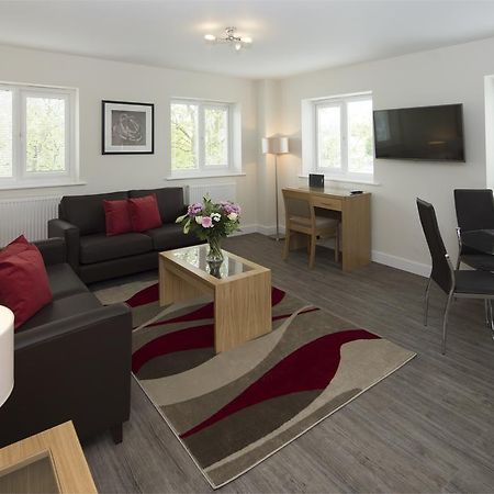 House Of Fisher - Beneficial House Bracknell Phòng bức ảnh