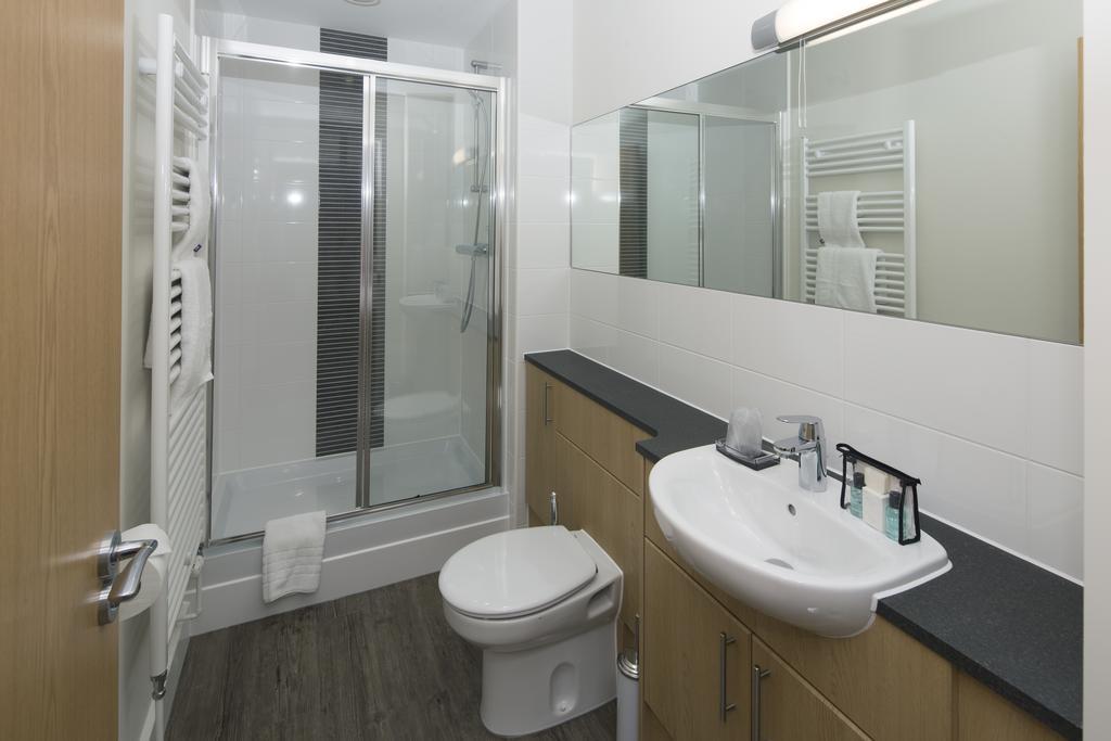 House Of Fisher - Beneficial House Bracknell Phòng bức ảnh