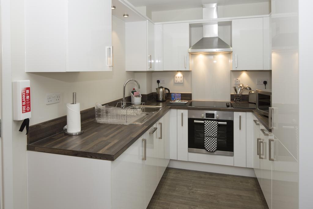 House Of Fisher - Beneficial House Bracknell Phòng bức ảnh